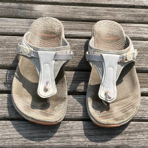 Merrell Womens White Sandals/Slides - Size 7M - Picture 12 of 13
